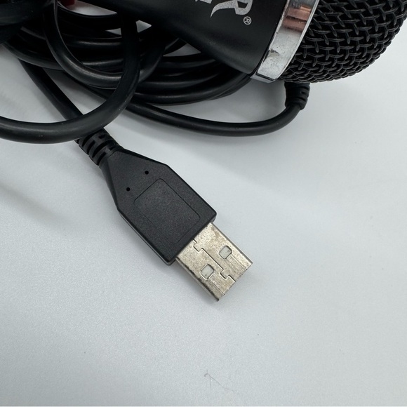 Guitar Hero Black USB Gaming Microphone - Picture 3 of 6